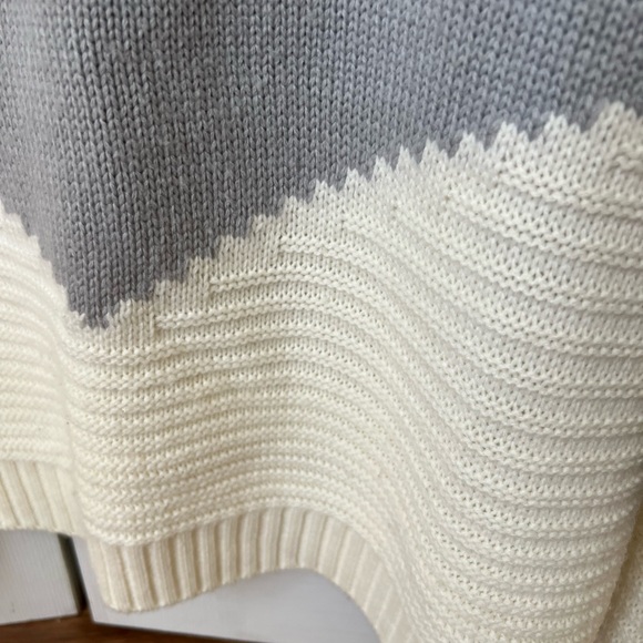 Sweater - Amazon - Picture 7 of 10